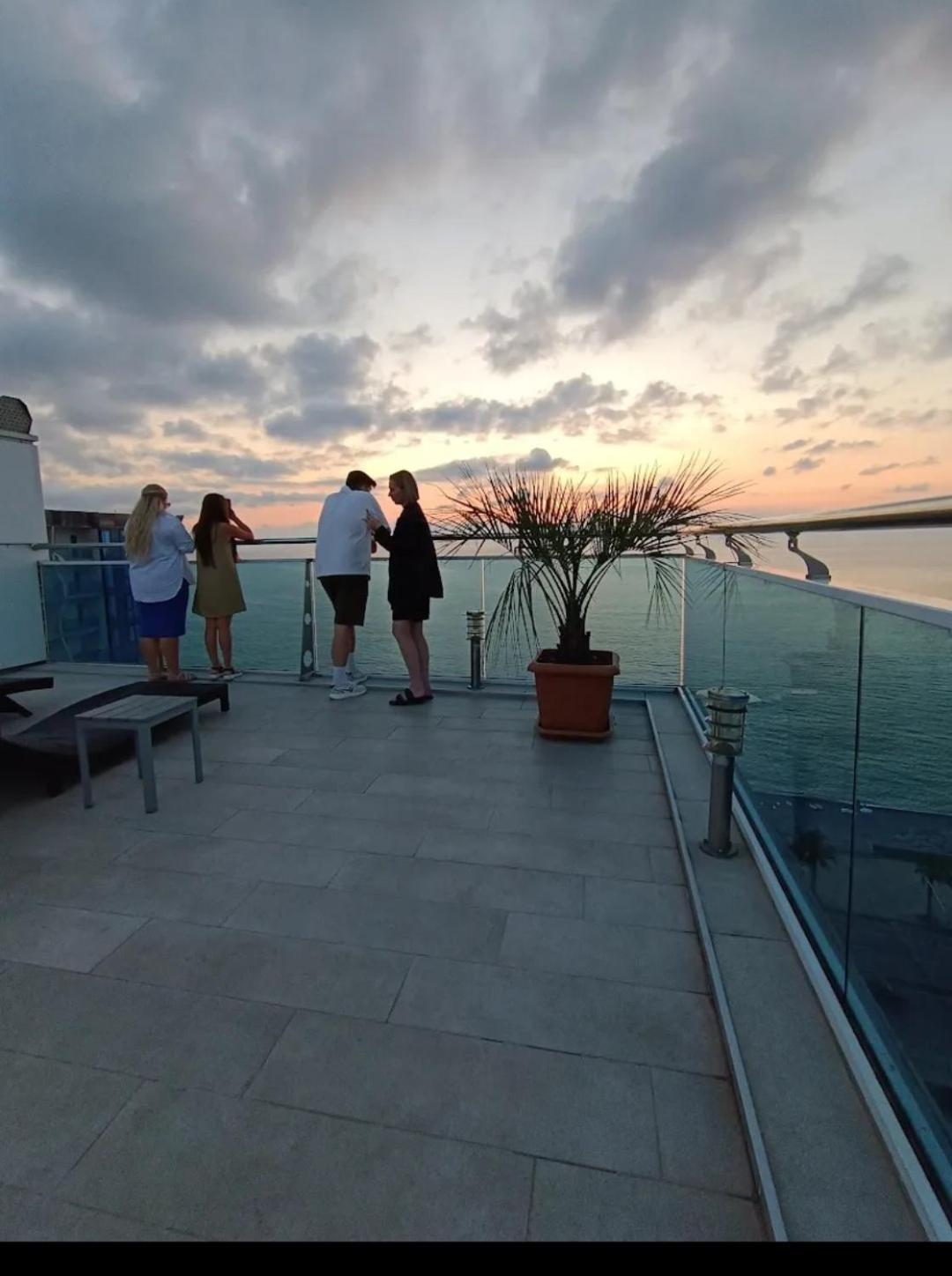 Sunrise Apart-Hotel Batumi Exterior foto